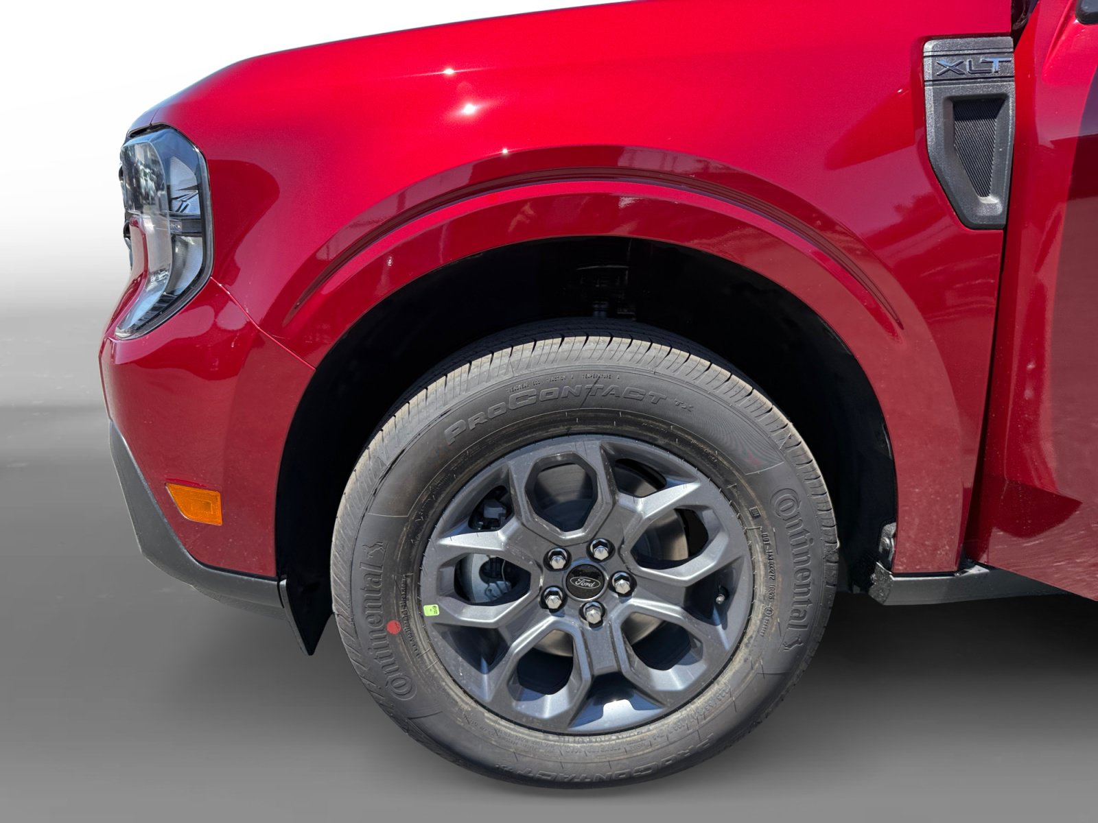 New 2026 Ford Maverick XLT w/ XLT Luxury Package FWD image 9