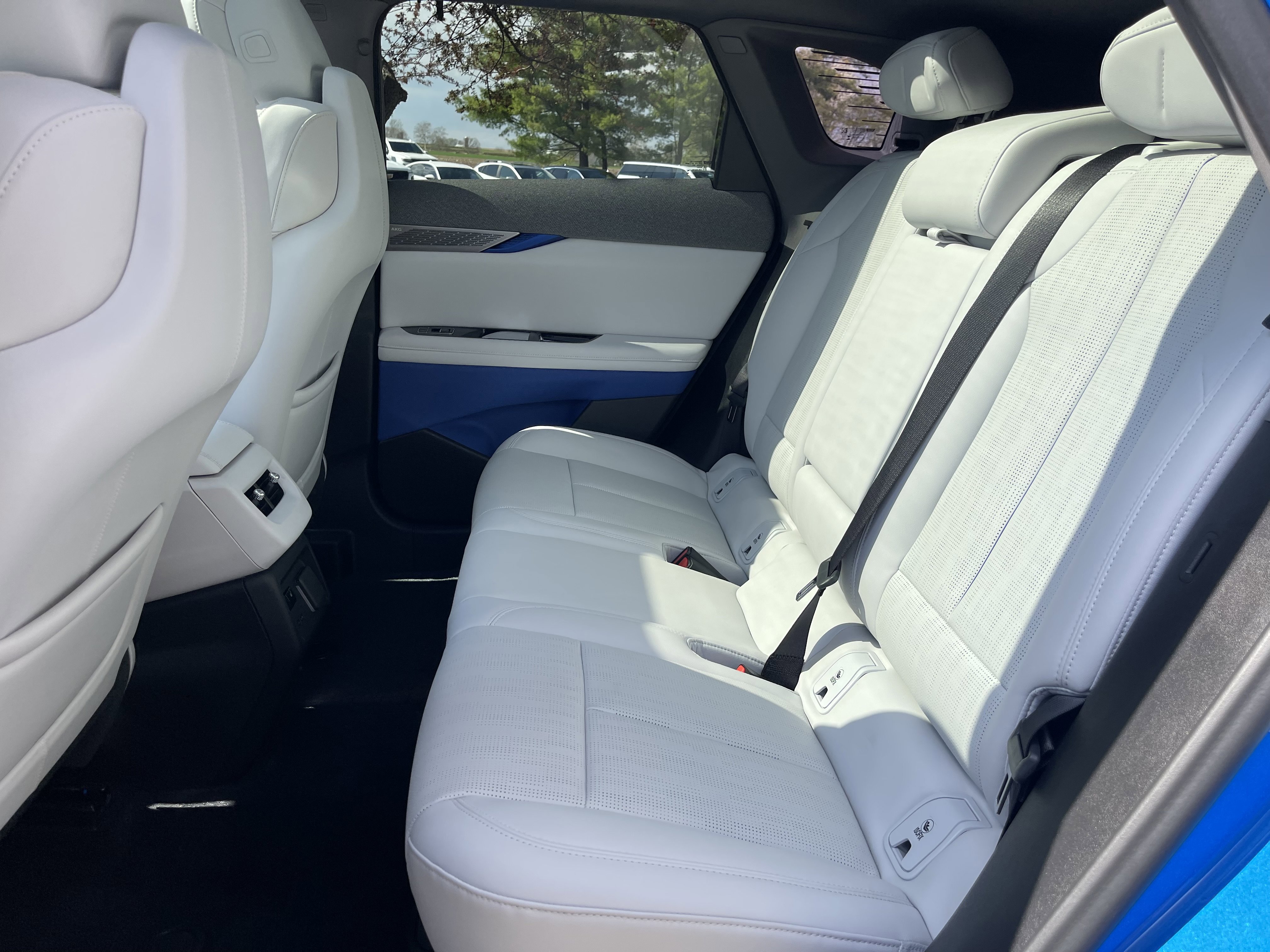 Used 2025 Cadillac Optiq Luxury 2 w/ LPO, Floor Liner Package image 19