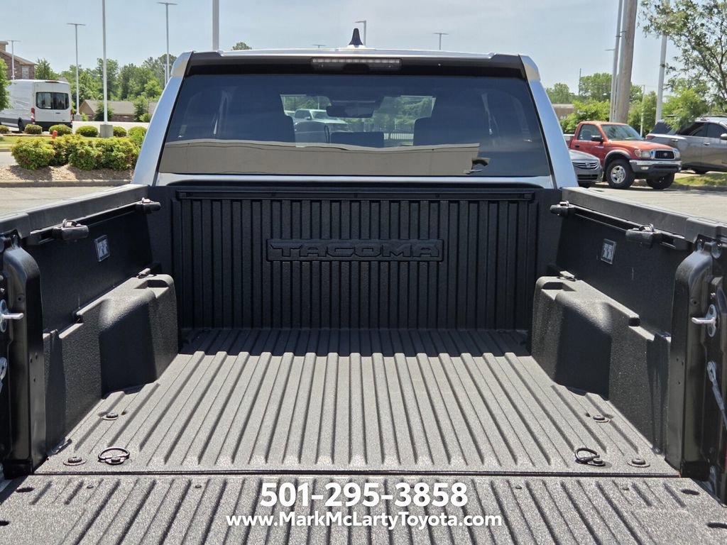 Used 2025 Toyota Tacoma SR5 AWD/4WD image 13