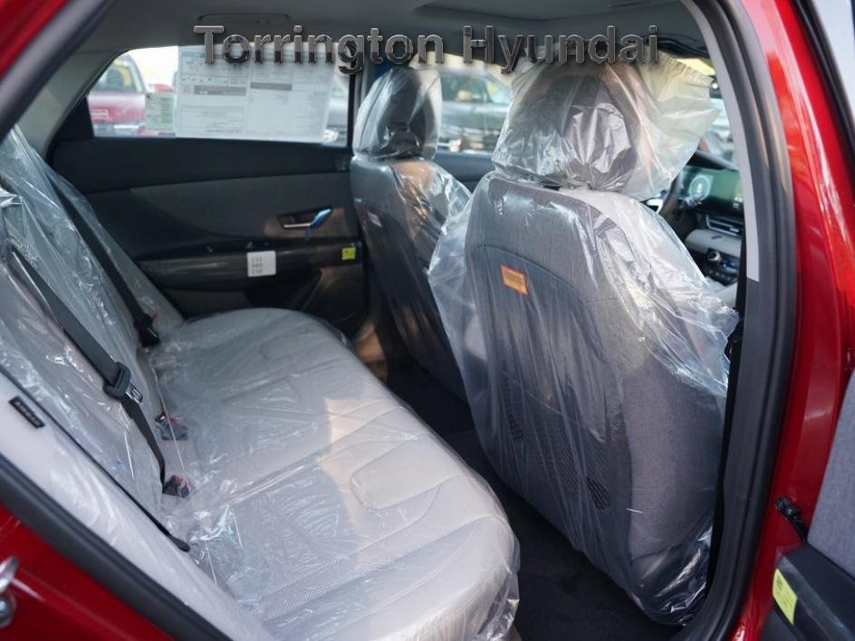 New 2025 Hyundai Elantra Limited w/ Cargo Package image 8