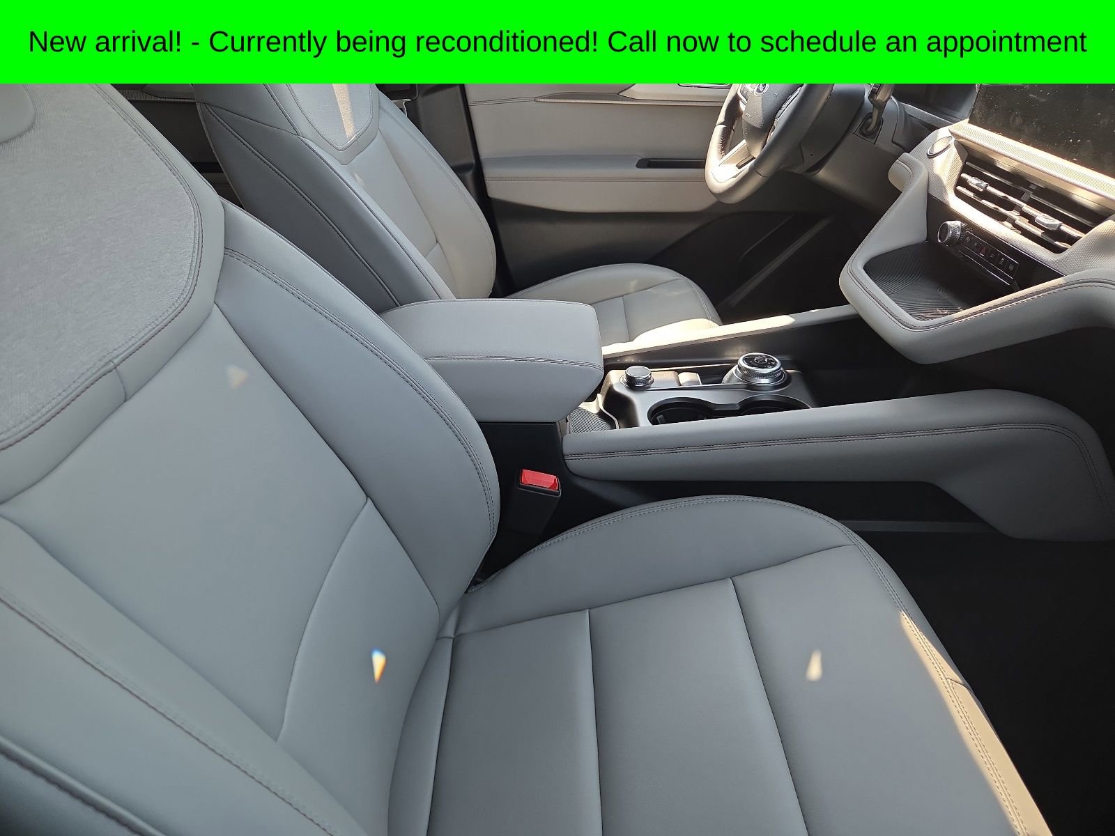 Used 2026 Ford Explorer Active w/ Active Comfort Package RWD image 13