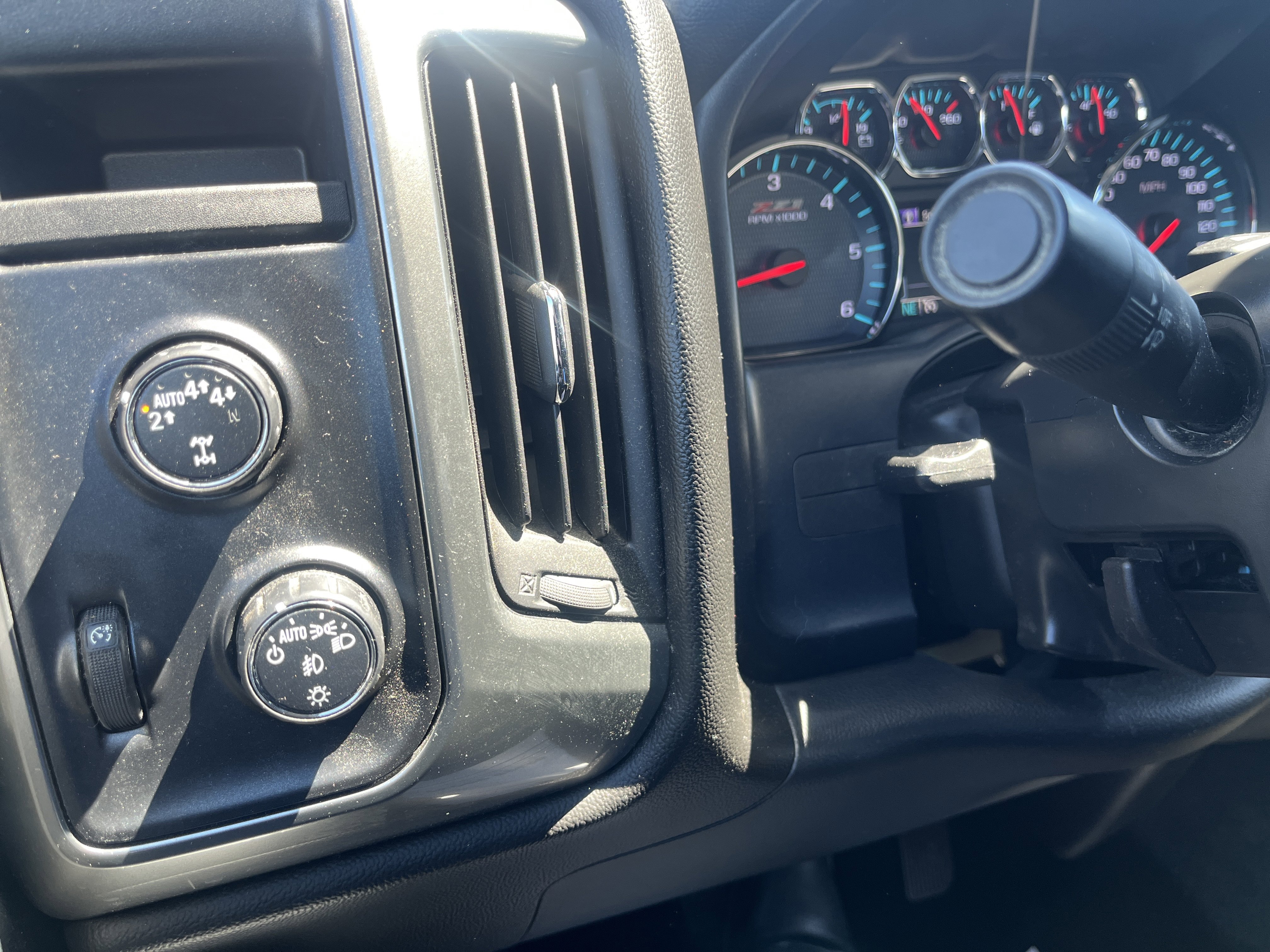 Used 2018 Chevrolet Silverado 1500 LT w/ All Star Edition AWD/4WD image 21