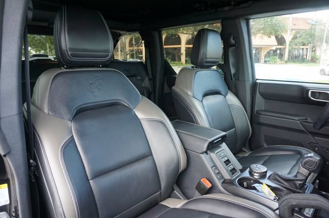 Used 2025 Ford Bronco Outer Banks w/ Sasquatch Package AWD/4WD image 2