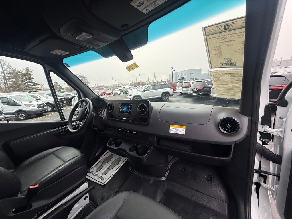 Used 2024 Mercedes-Benz Sprinter 2500 w/ Acoustic Package image 19