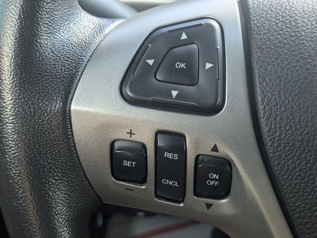 Used 2018 Ford Taurus SEL image 18