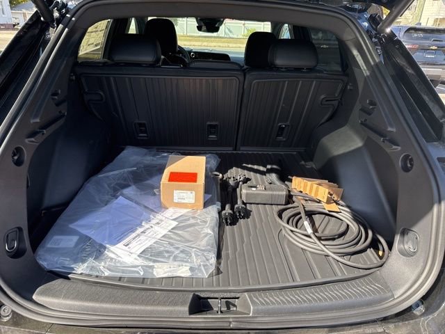 New 2025 Chevrolet Equinox EV LT w/ Convenience Package II AWD/4WD image 9