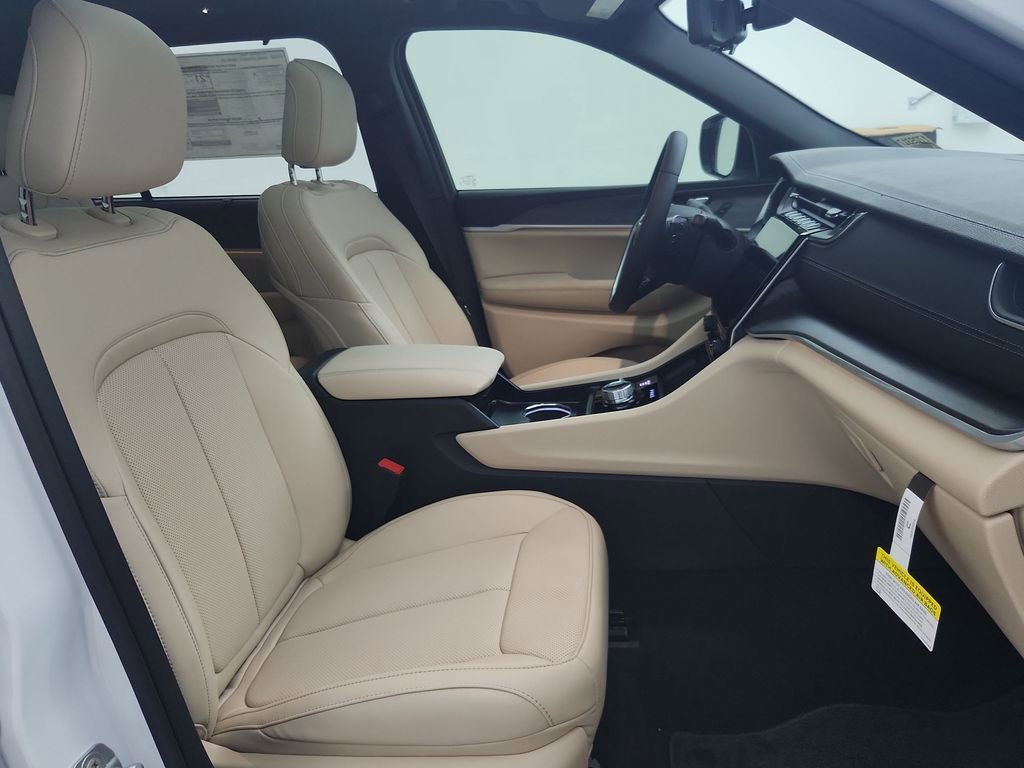 New 2025 Jeep Grand Cherokee L Limited w/ Luxury Tech Group II image 35