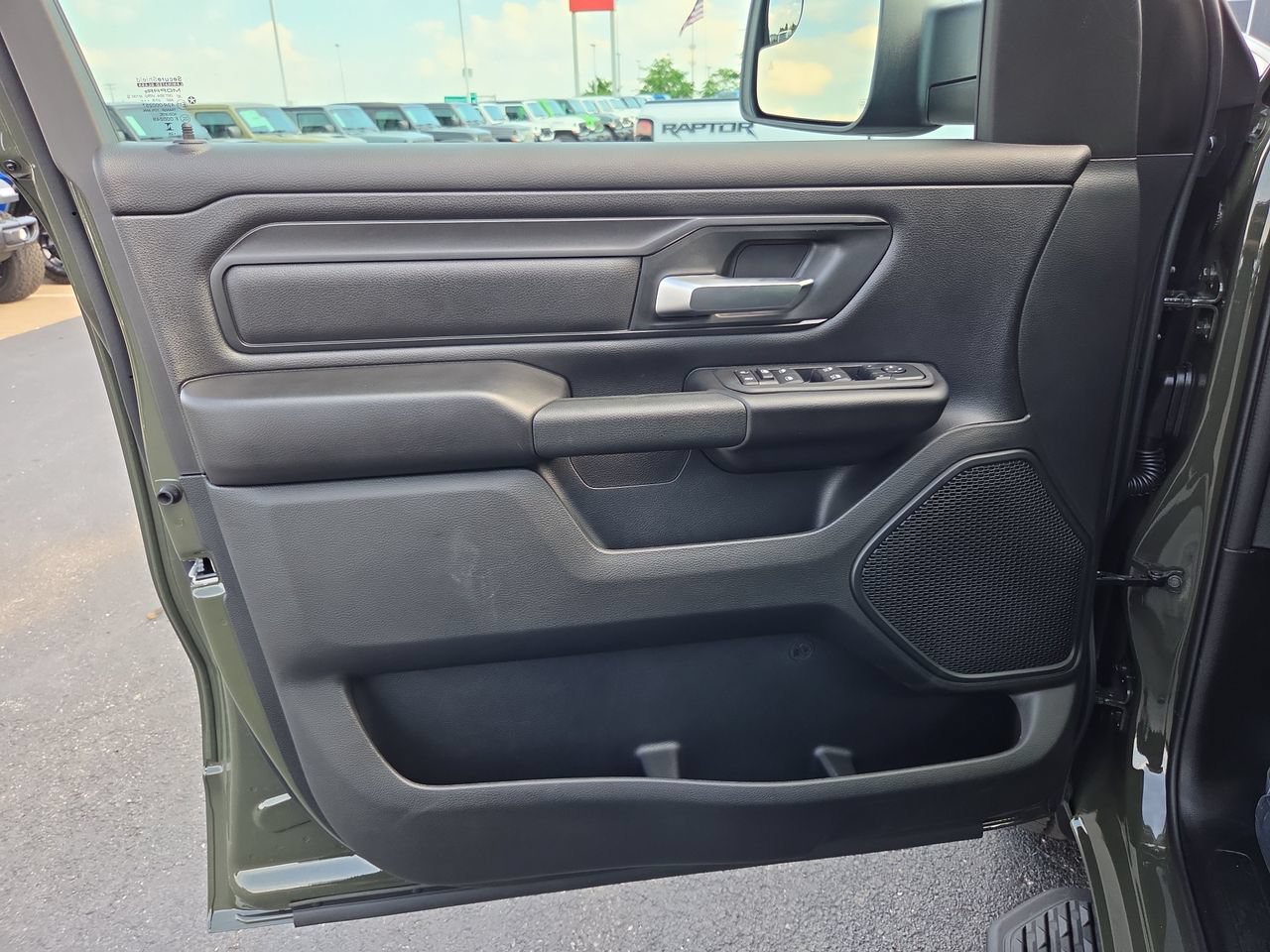 New 2026 RAM 1500 Express AWD/4WD image 18