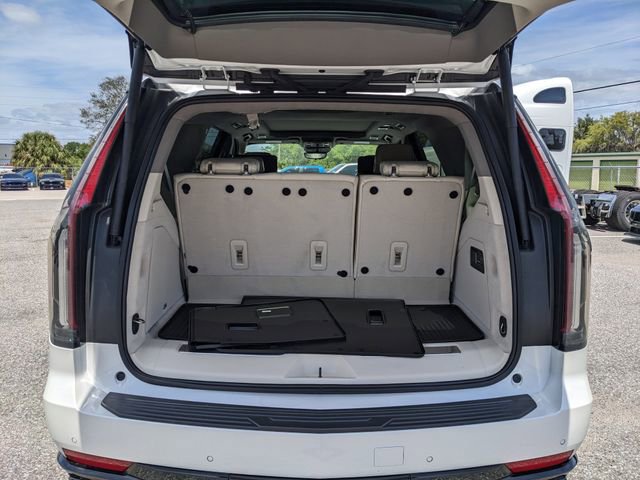 Used 2024 Cadillac Escalade Sport Platinum w/ Heavy-Duty Trailer Package image 13