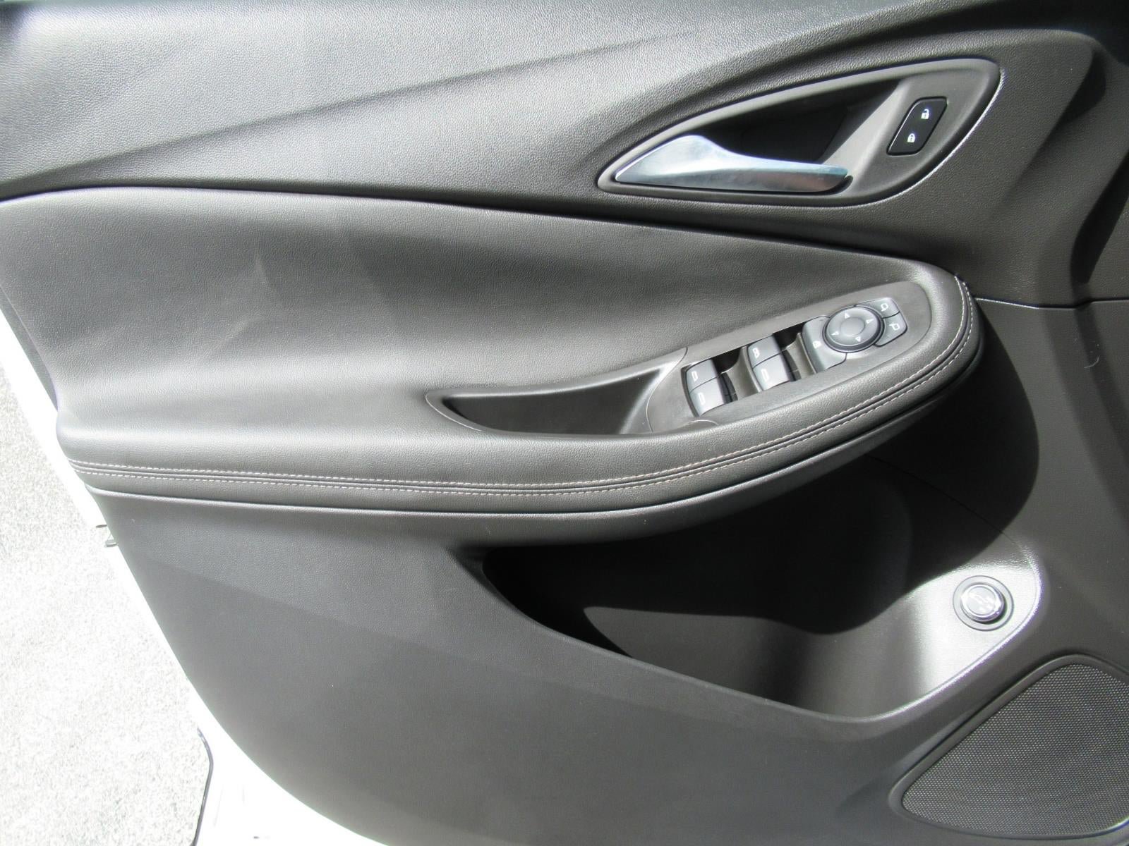 Used 2024 Buick Encore GX Sport Touring w/ Comfort Package FWD image 21
