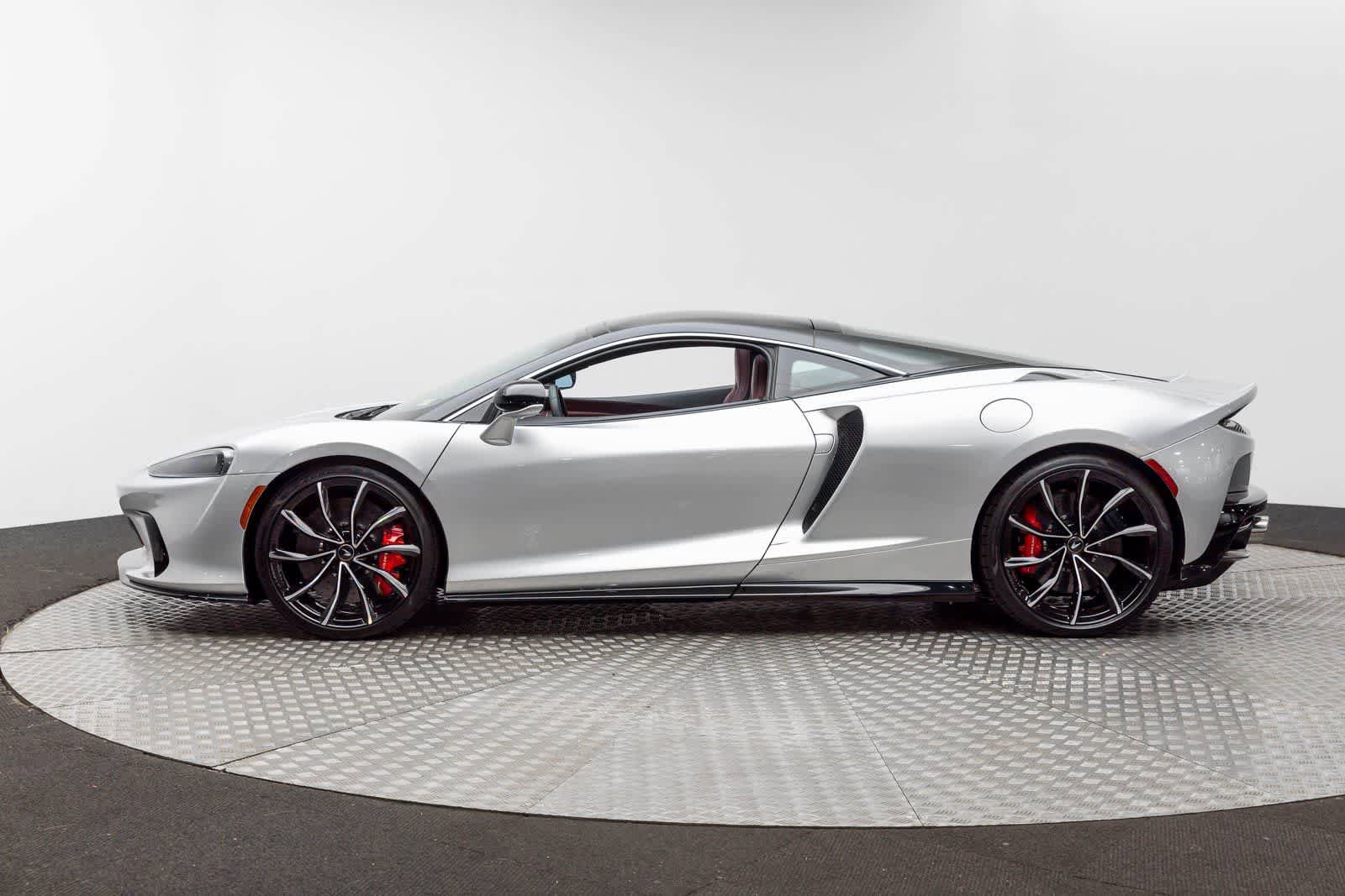 Used 2025 McLaren GTS RWD image 3