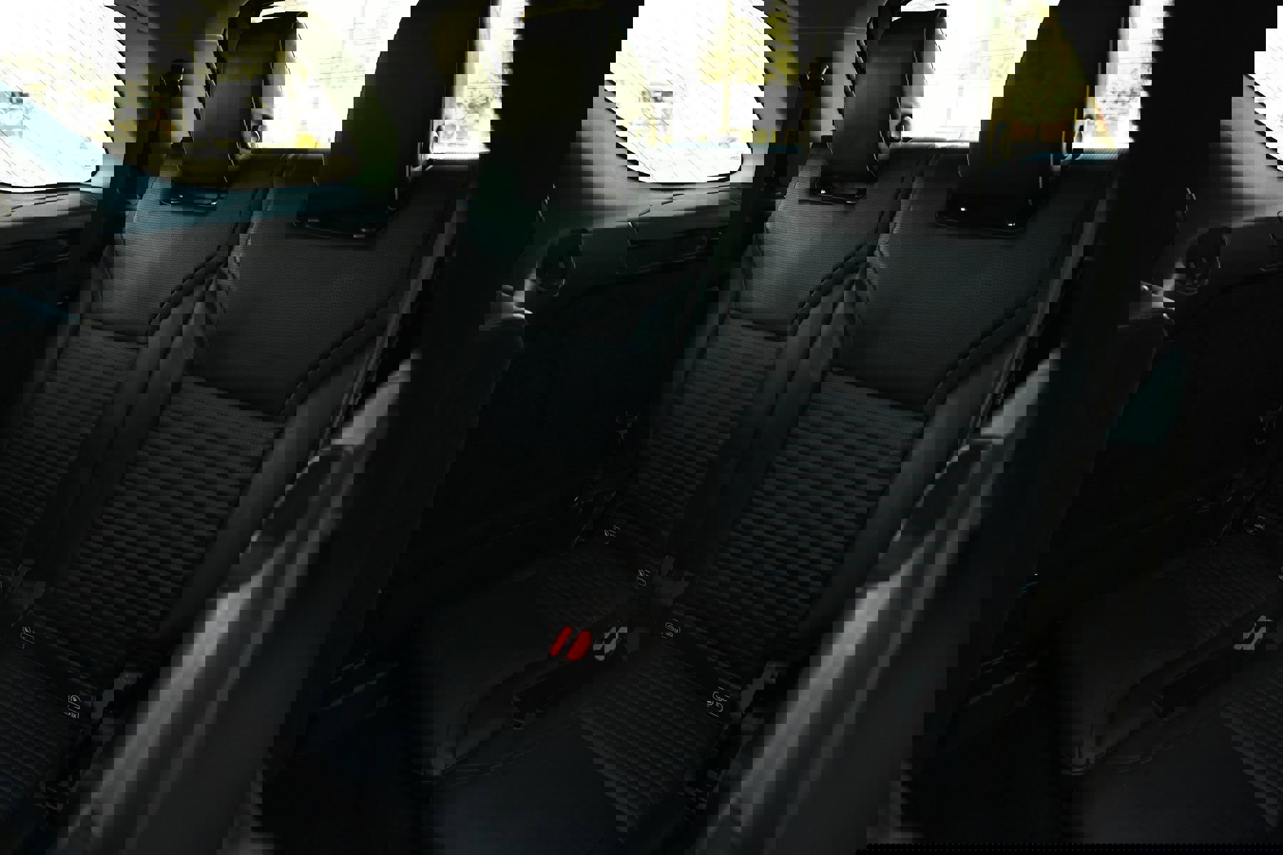 Used 2020 Land Rover Discovery HSE AWD/4WD image 18