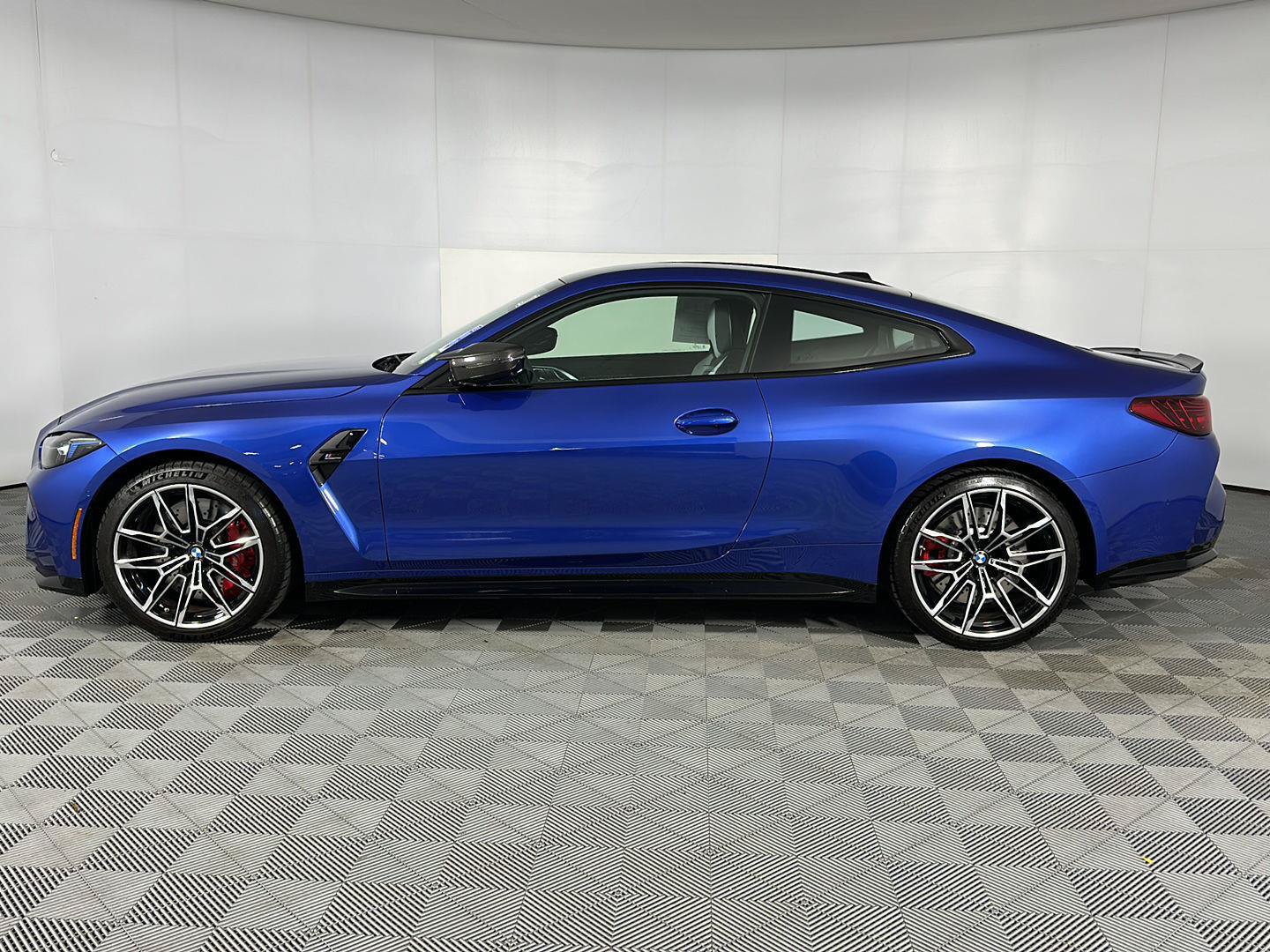 Used 2027 BMW M4 xDrive Competition w/ M Carbon Exterior Package AWD/4WD image 6