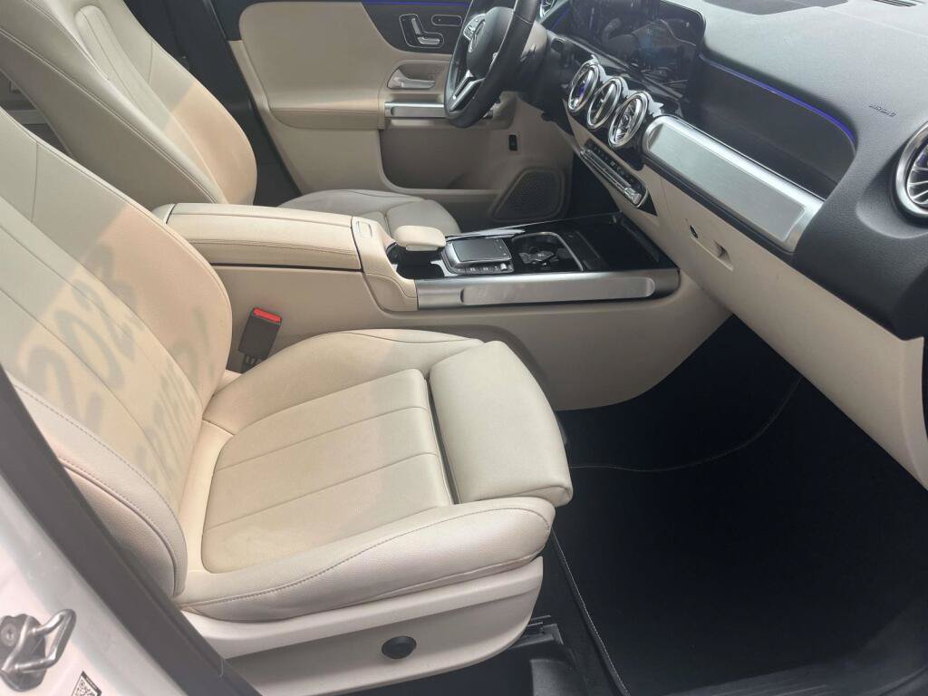 Certified 2023 Mercedes-Benz GLB 250 4MATIC w/ Premium Package image 22