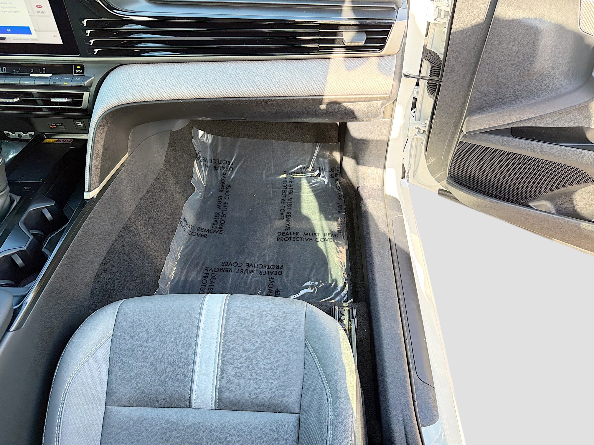 Used 2025 Toyota Camry SE image 16