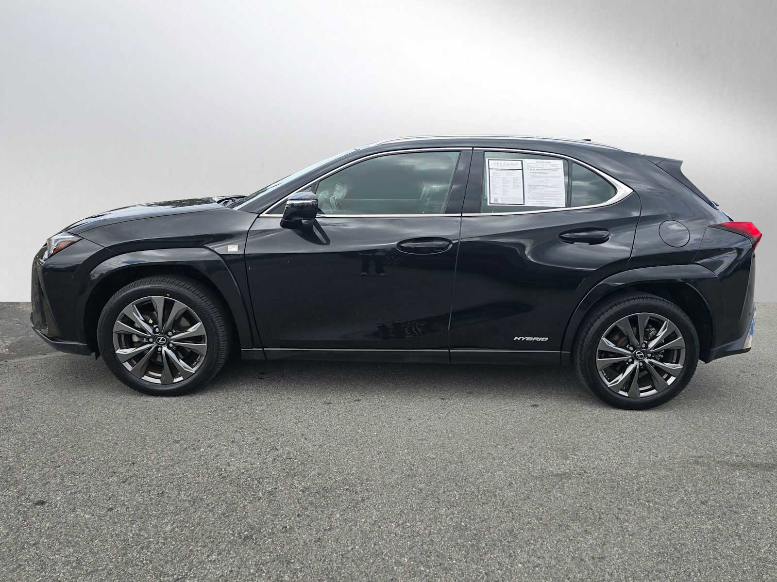 Used 2022 Lexus UX 250h F Sport w/ Accessory Package (Z2) image 2