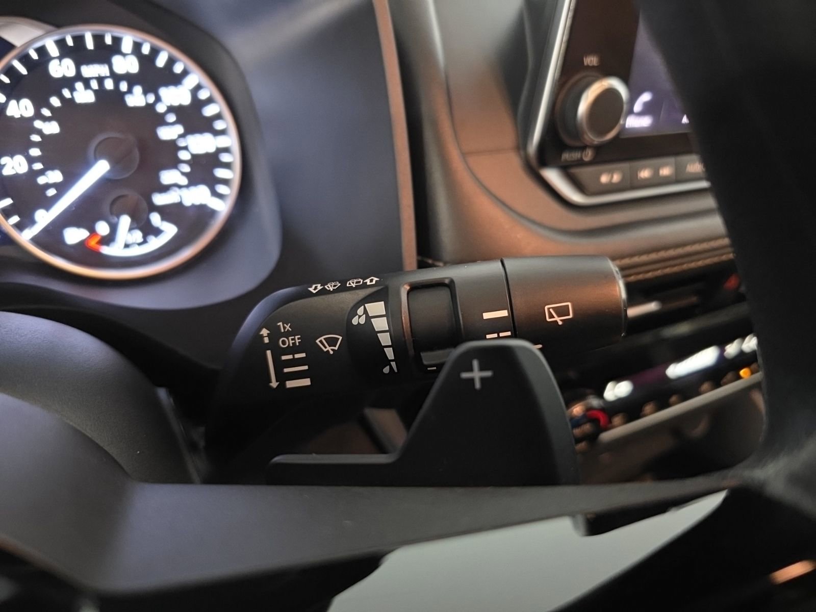 Used 2022 Nissan Rogue SV image 18