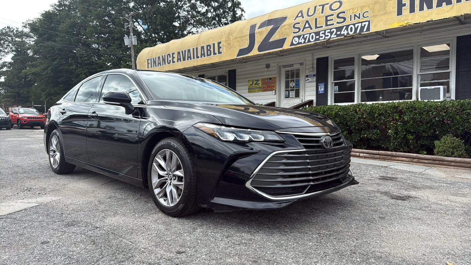 Used 2019 Toyota Avalon XLE w/ Moonroof Package FWD image 1