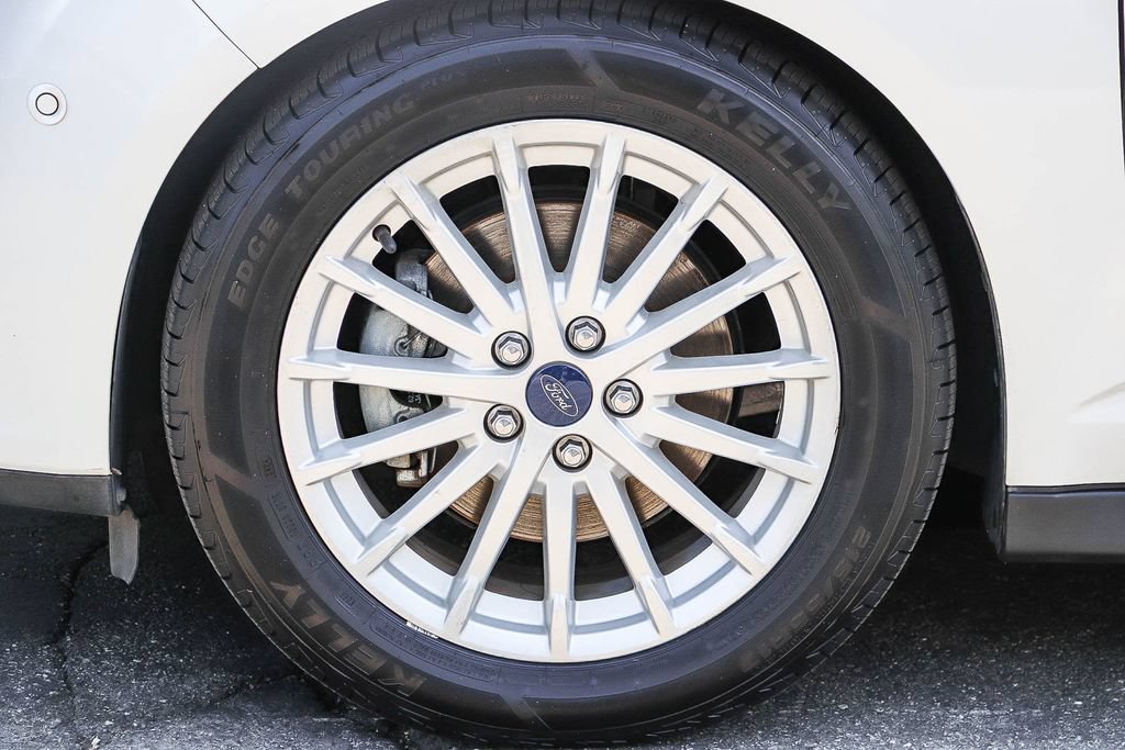 Used 2015 Ford C-MAX Energi SEL w/ Equipment Group 303A FWD image 8