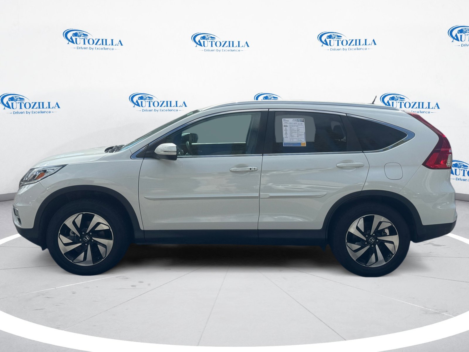 Used 2015 Honda CR-V Touring image 2