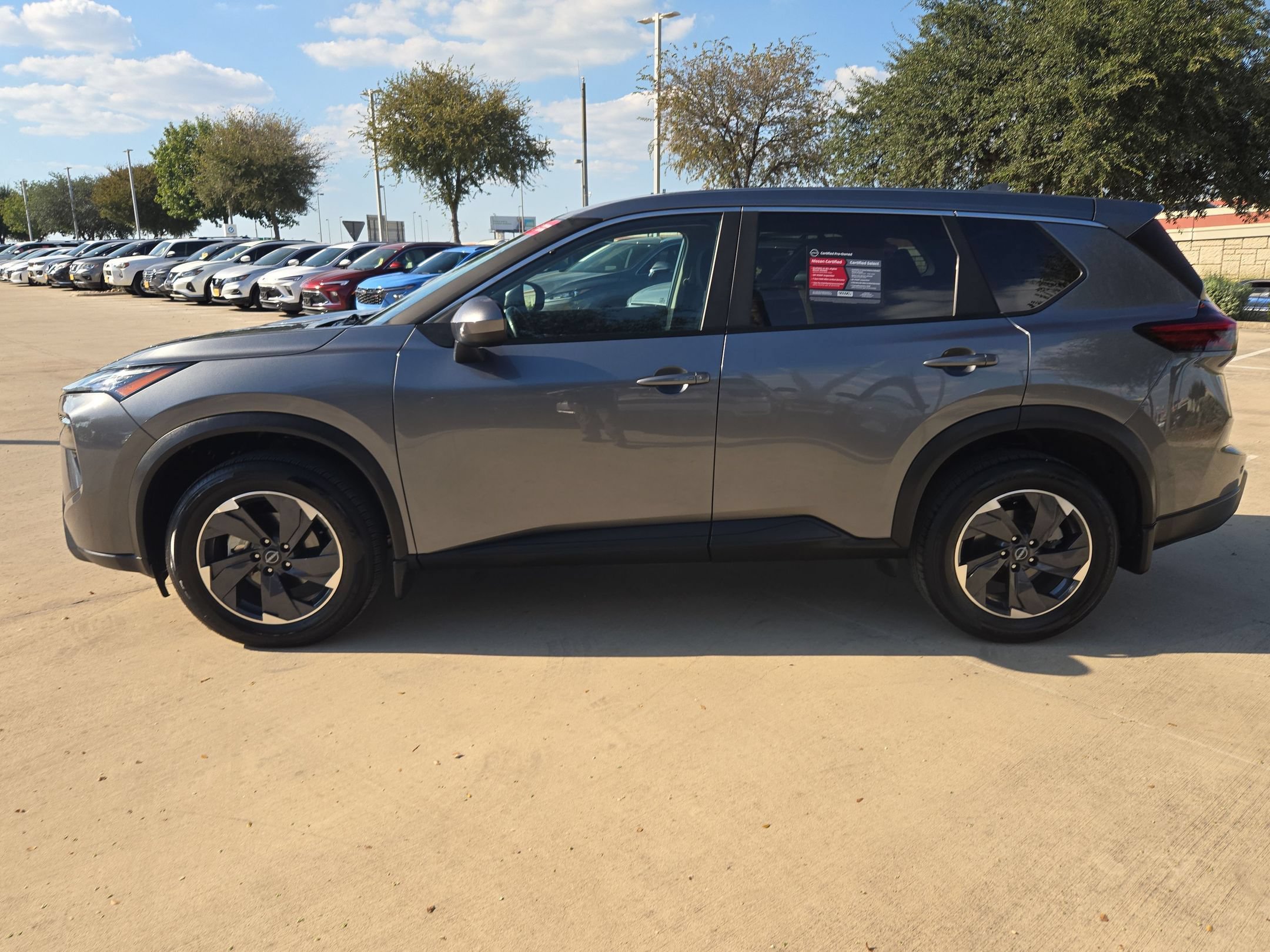 Certified 2026 Nissan Rogue SV FWD image 6