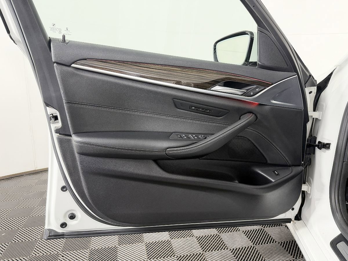 Used 2017 BMW 540i RWD image 25