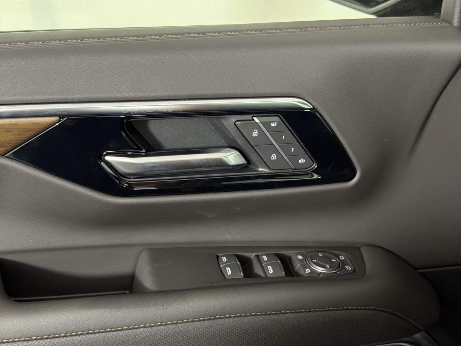 New 2026 Chevrolet Tahoe High Country AWD/4WD image 15