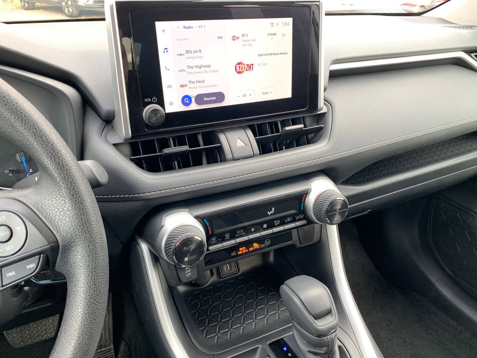 Used 2025 Toyota RAV4 LE image 18