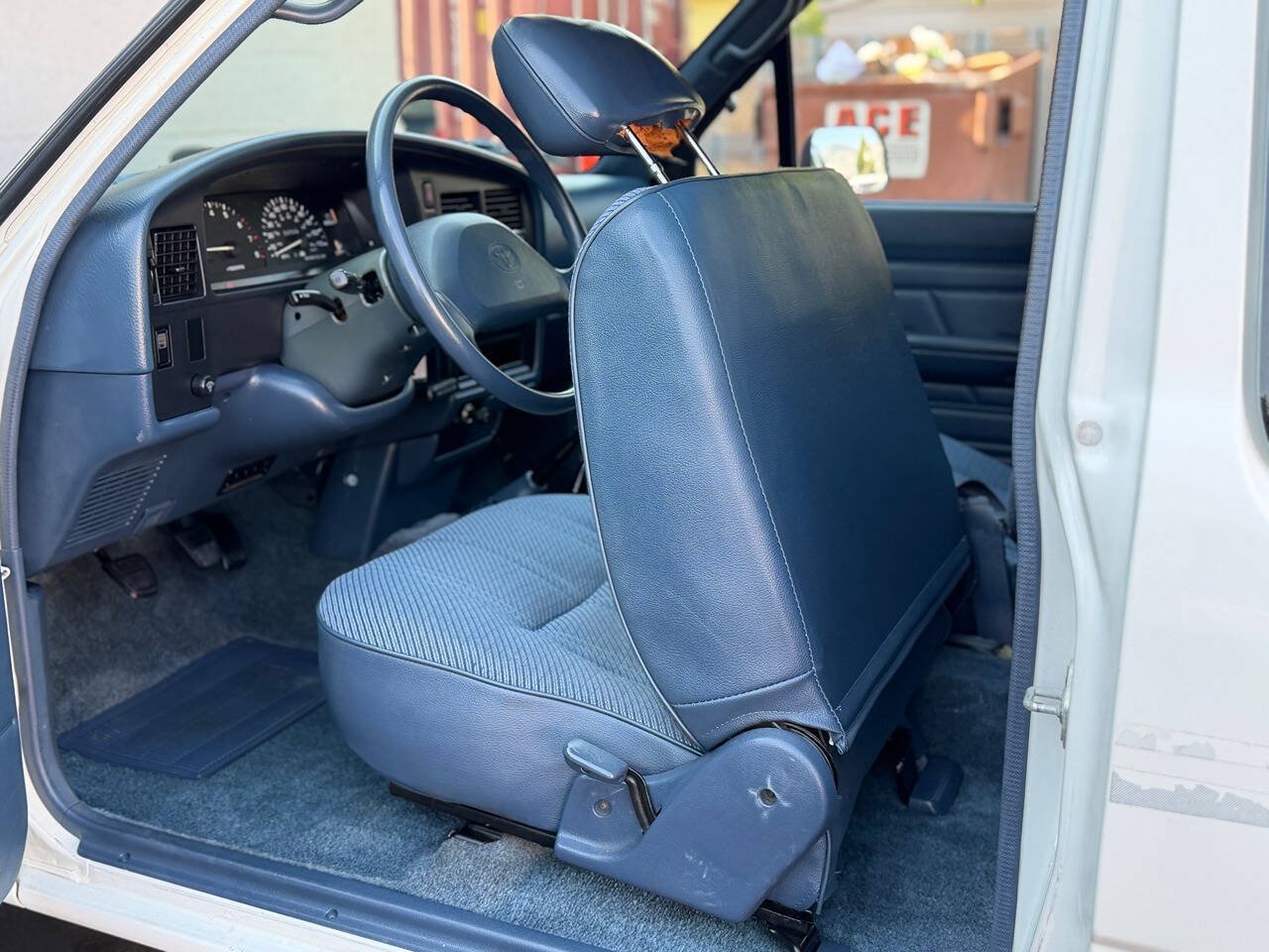 Used 1992 Toyota Pickup Deluxe AWD/4WD image 29