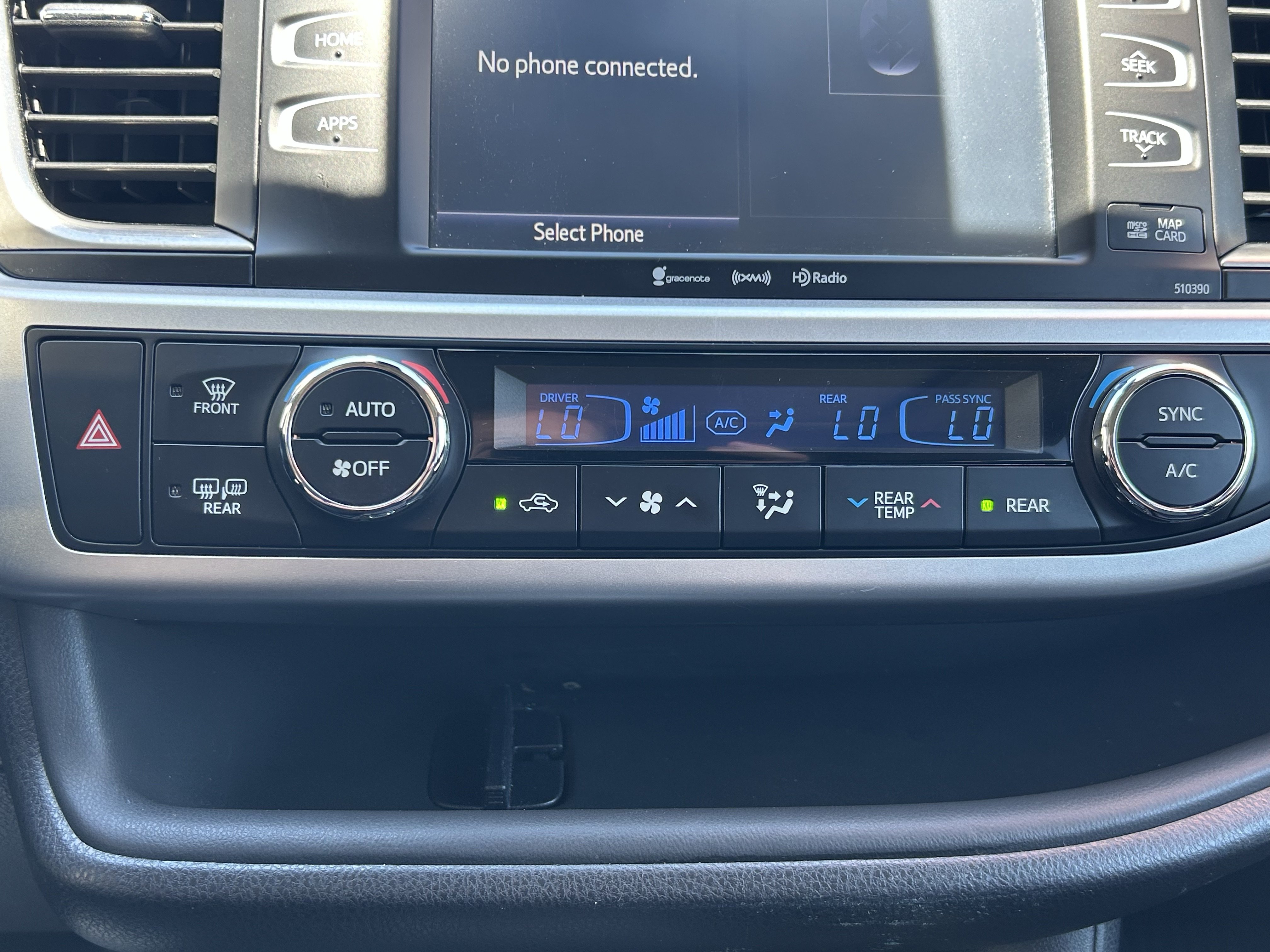 Used 2019 Toyota Highlander SE AWD/4WD image 32