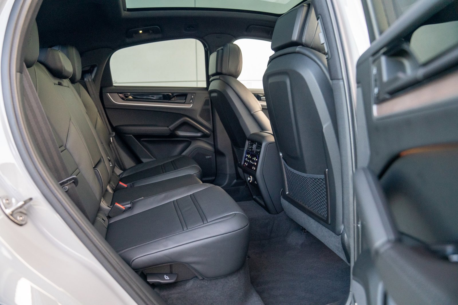 New 2026 Porsche Cayenne E-Hybrid image 25