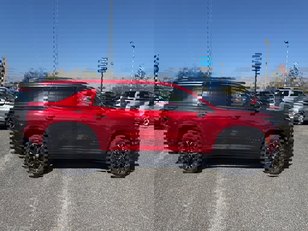 New 2026 Chevrolet Traverse LT w/ Sun and Wheel Package image 3