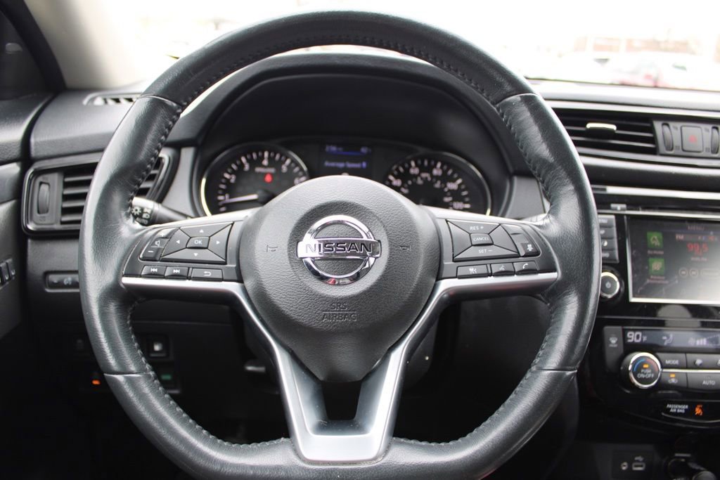Used 2018 Nissan Rogue SV w/ Premium Package image 29