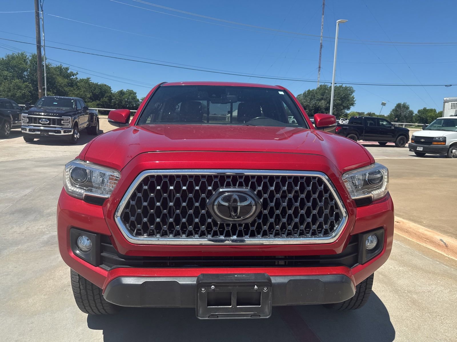 Used 2018 Toyota Tacoma TRD Off-Road w/ Technology Package AWD/4WD image 8