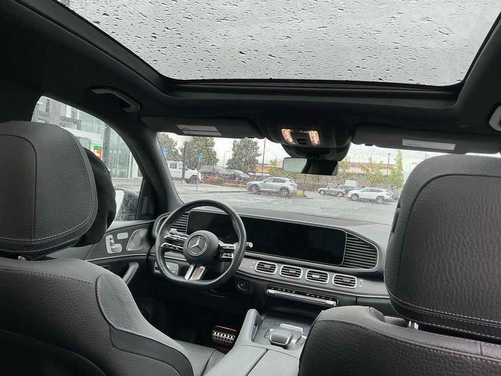 Used 2025 Mercedes-Benz GLS 580 4MATIC image 22