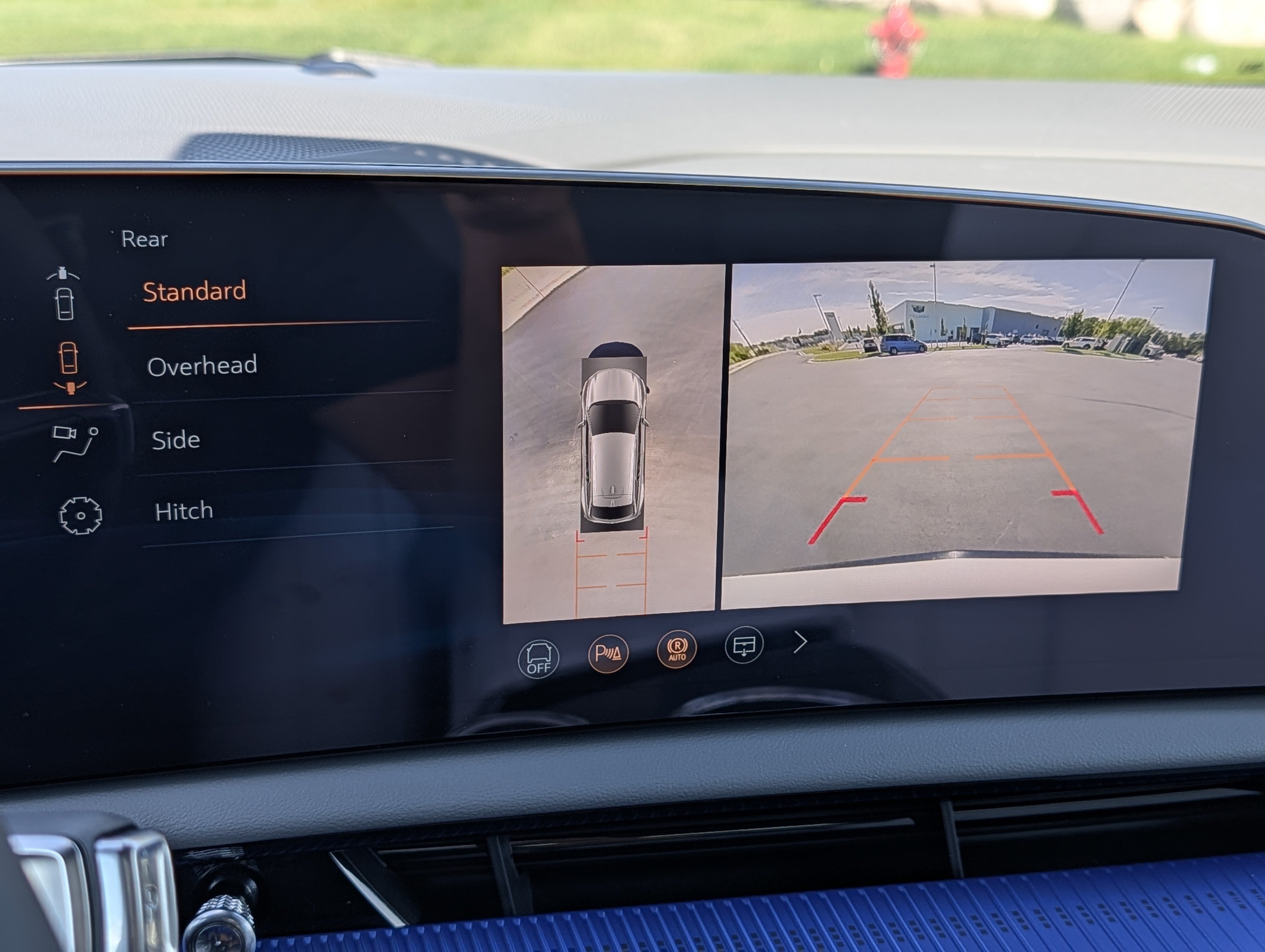New 2027 Cadillac Optiq Luxury w/ LPO, Floor Liner Package AWD/4WD image 27