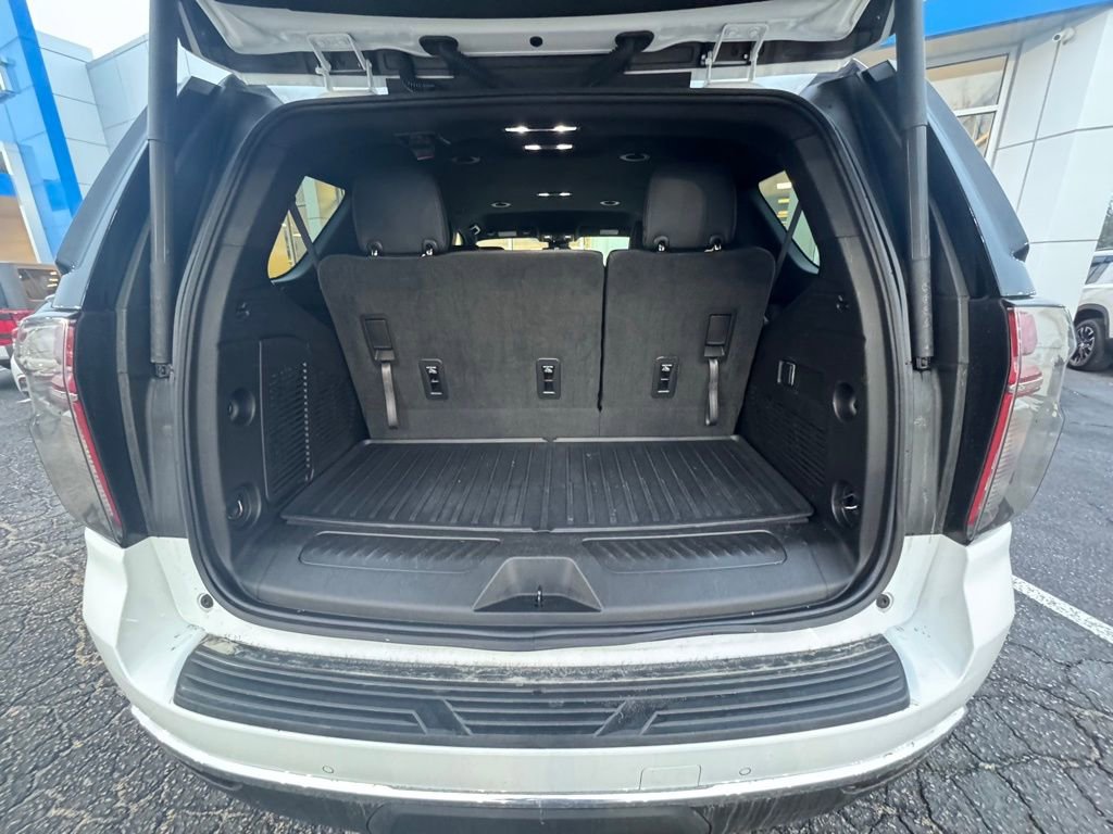 Used 2023 Chevrolet Tahoe LT image 3