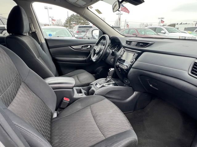 Used 2019 Nissan Rogue SV w/ Premium Package image 15