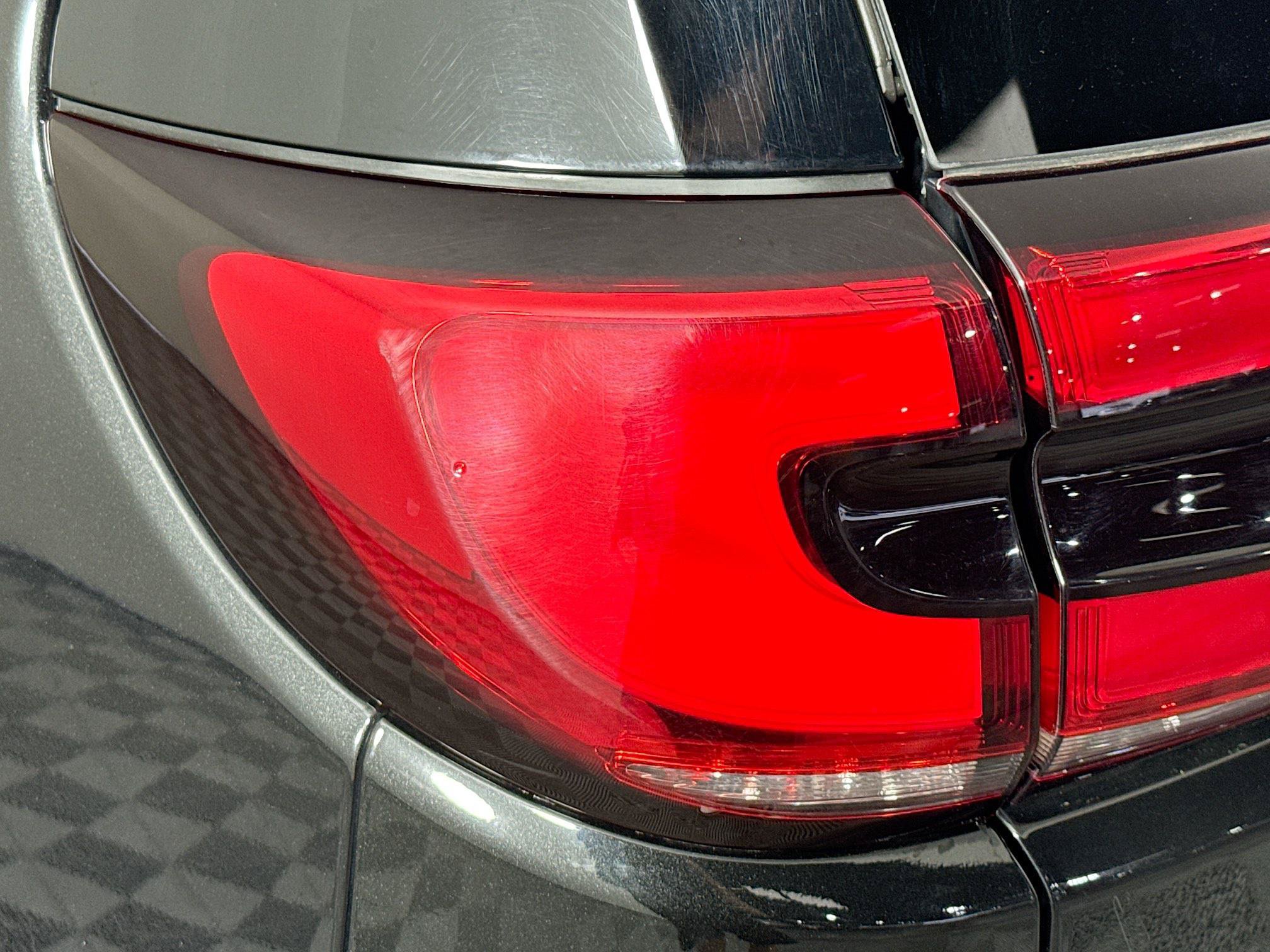 Used 2023 Chrysler Pacifica Touring FWD image 35