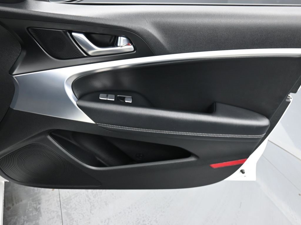 Used 2022 Genesis G70 2.0T image 16