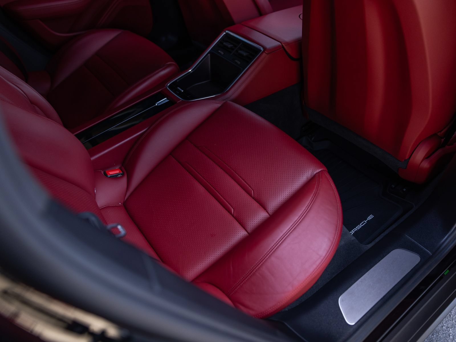 Certified 2020 Porsche Panamera image 47