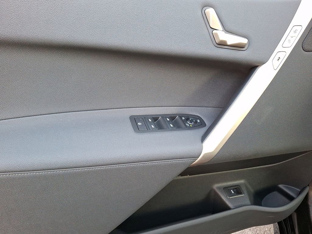 Certified 2024 BMW iX xDrive50 AWD/4WD image 9