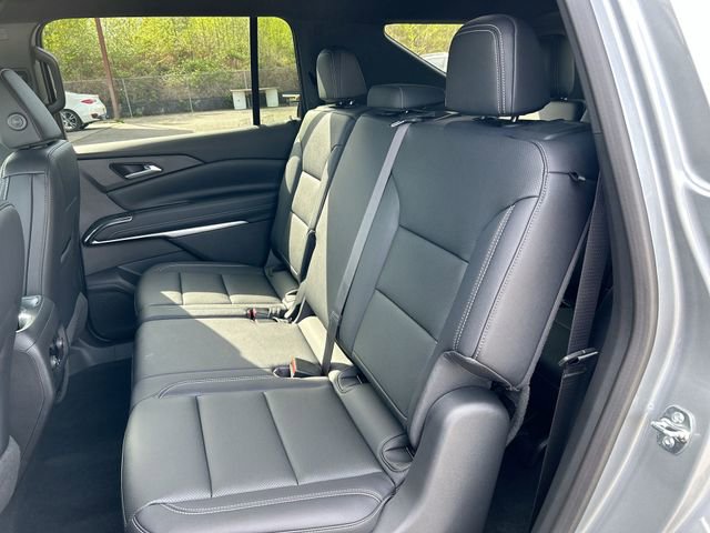 New 2026 Chevrolet Traverse LT w/ Driver Confidence Package AWD/4WD image 24