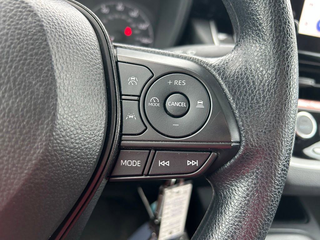 Used 2025 Toyota Corolla LE FWD image 18