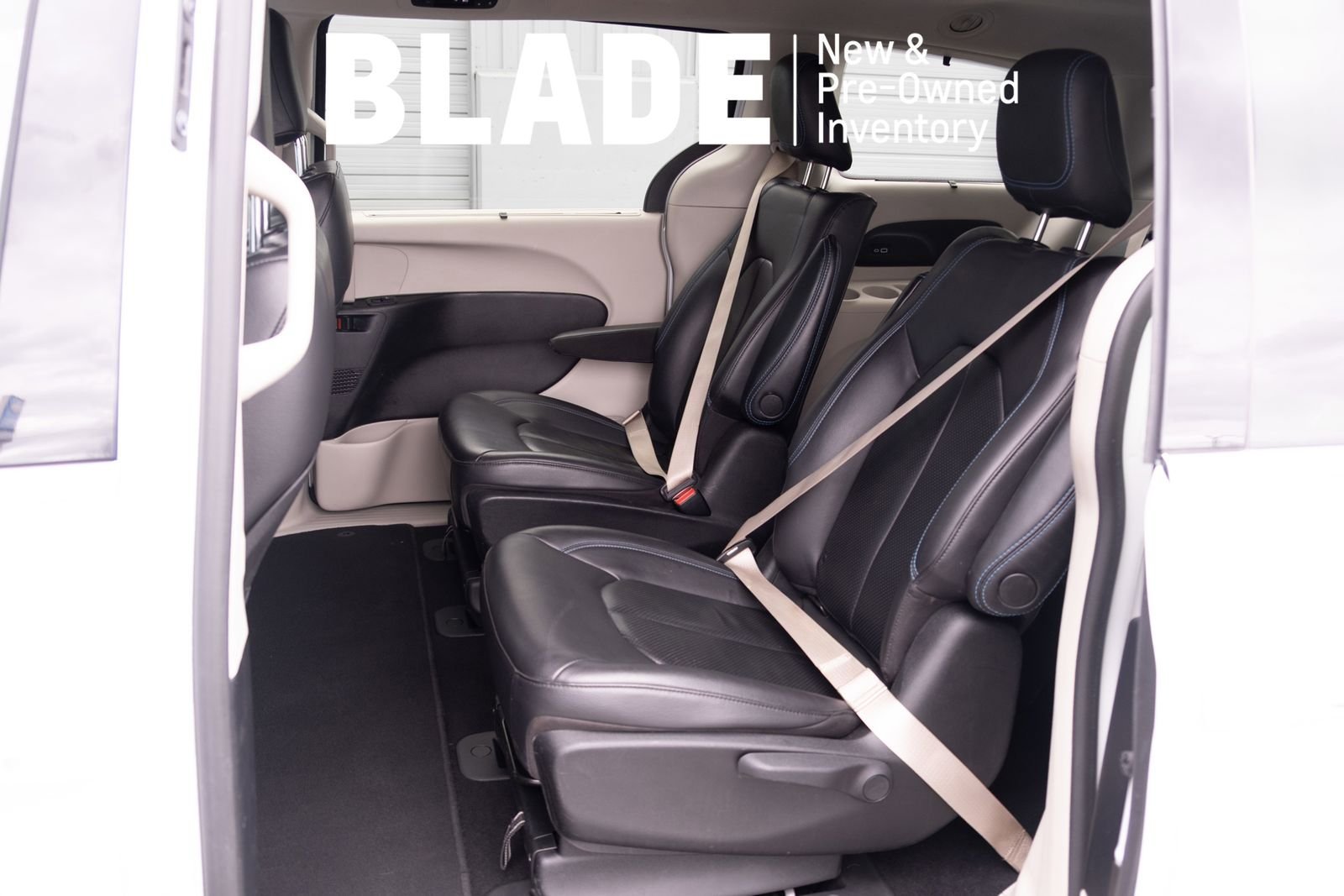 Used 2021 Chrysler Pacifica Touring-L FWD image 17