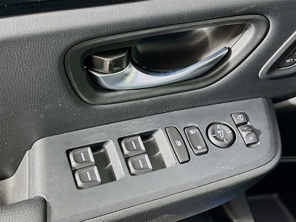 Used 2025 Honda Pilot TrailSport image 17