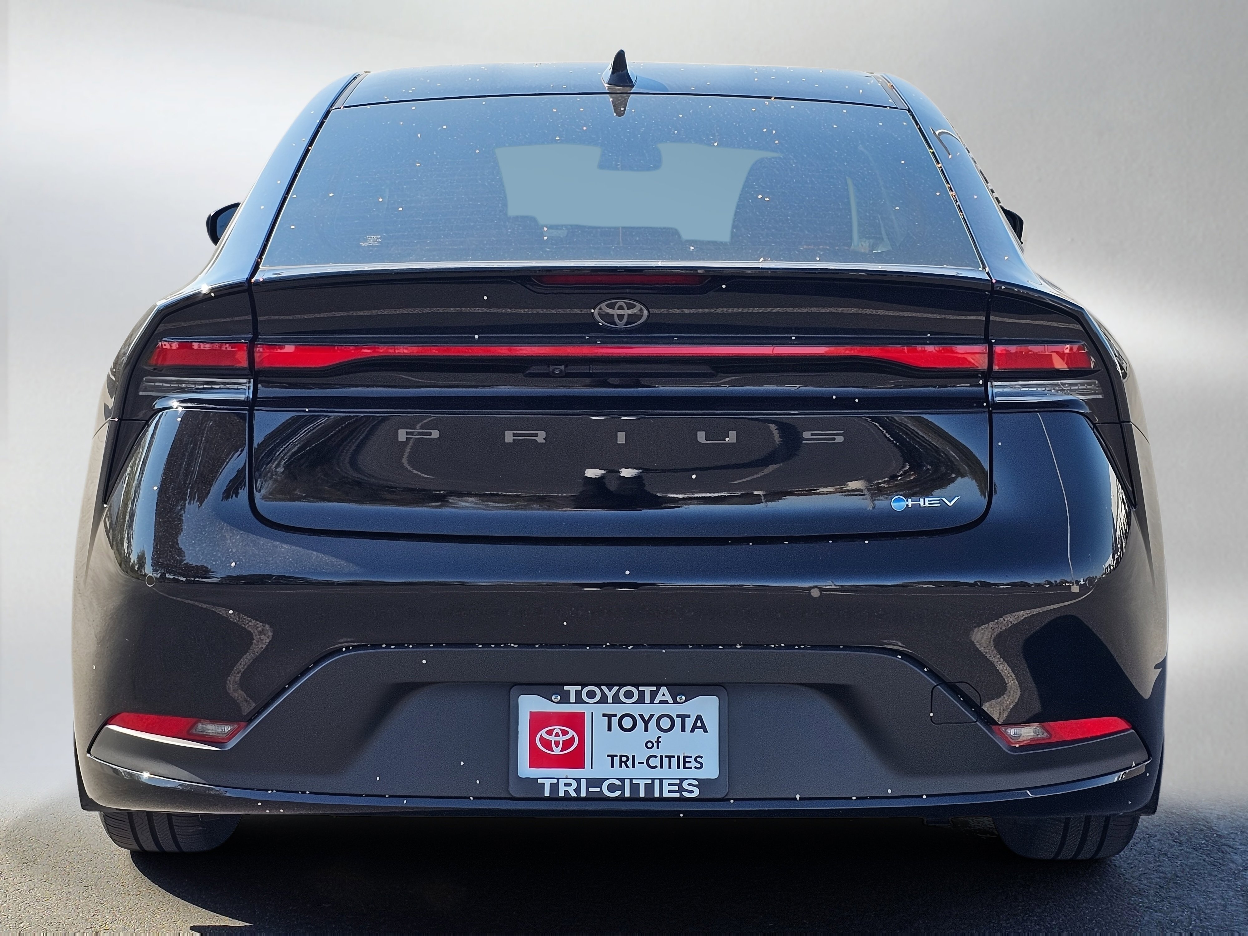 Used 2024 Toyota Prius LE image 4