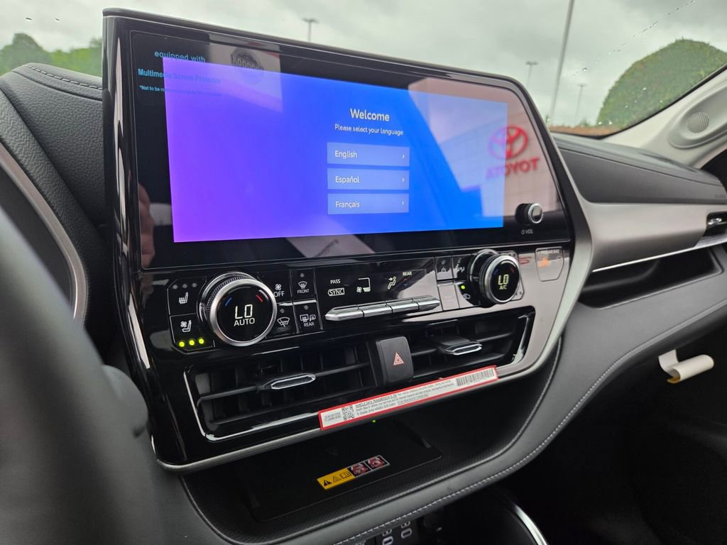 New 2026 Toyota Highlander Limited AWD/4WD image 24