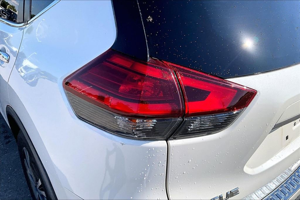 Used 2017 Nissan Rogue SL w/ SL Premium Package AWD/4WD image 31