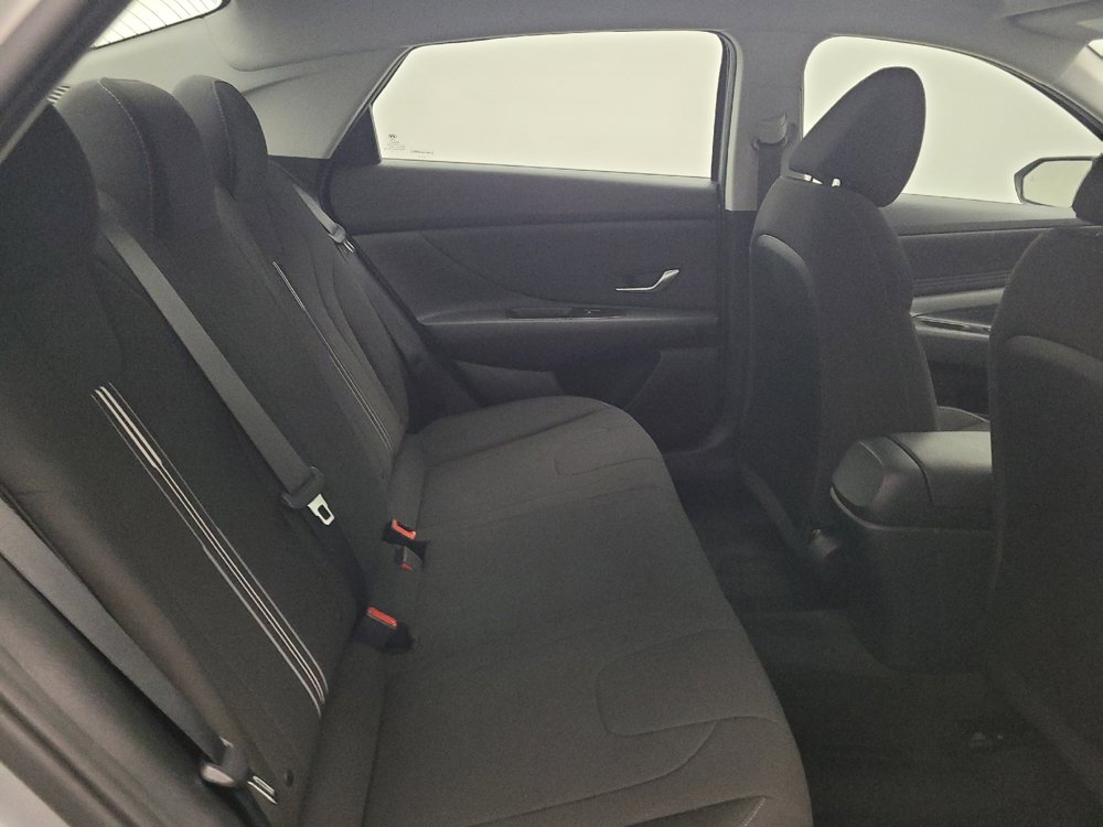 Used 2023 Hyundai Elantra SEL w/ Convenience Package FWD image 19